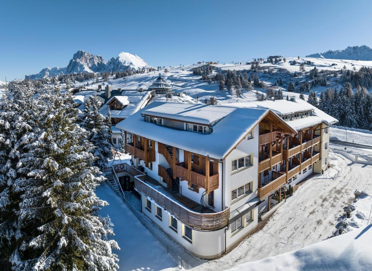Hotel Bellavista アルペ・ディ・シウージ エクステリア 写真
