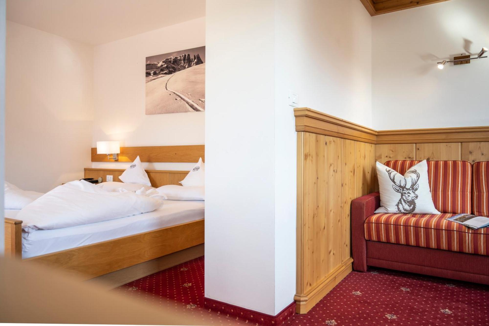 Hotel Bellavista アルペ・ディ・シウージ エクステリア 写真
